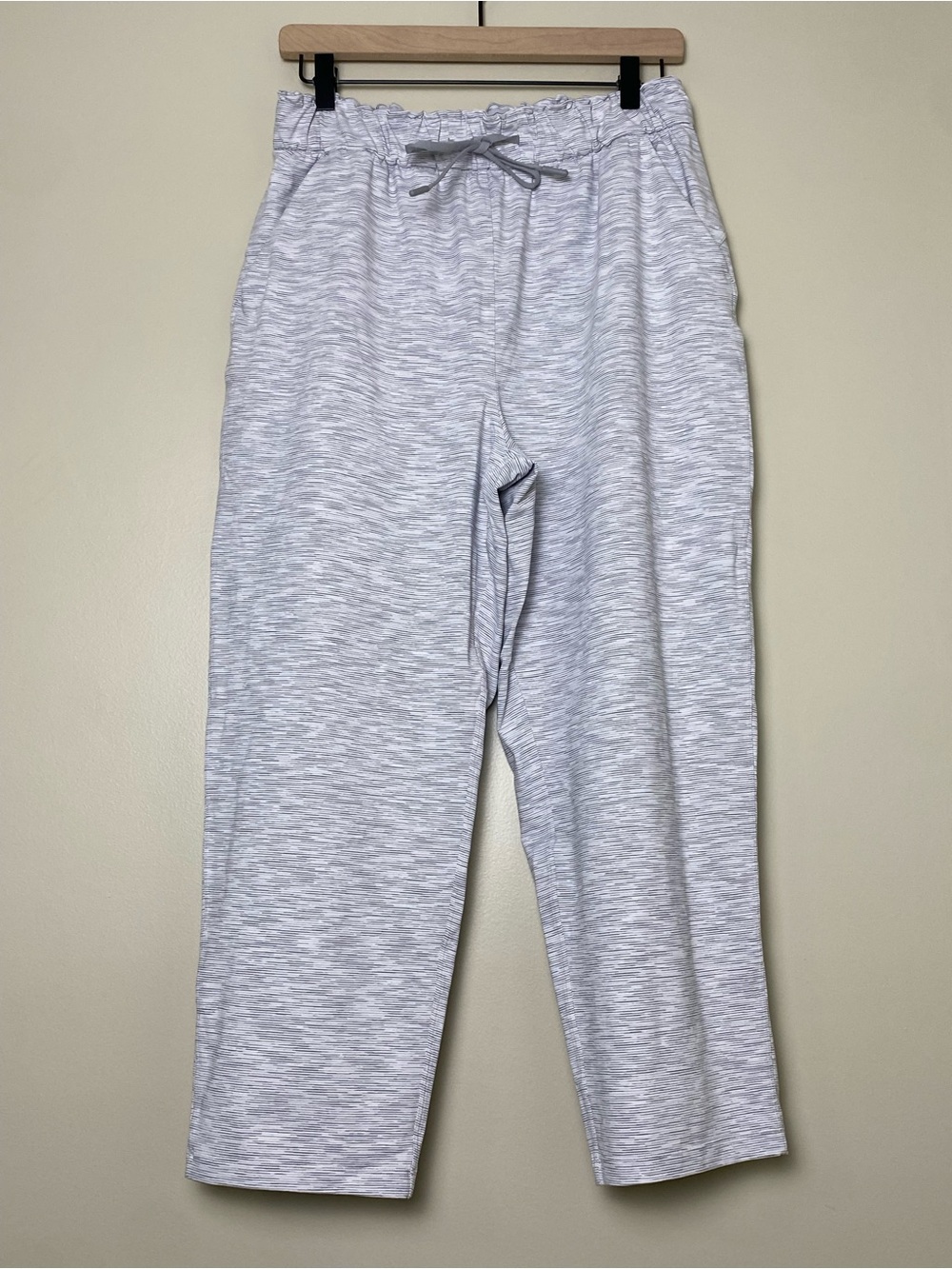 Lululemon Keep Moving Crop 23” Wee Are From Space Nimbus Battleship Size 8